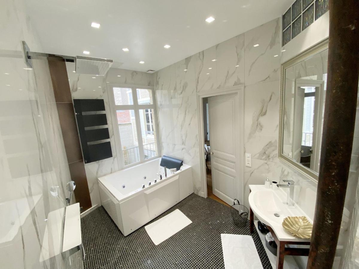 ריימס Le Clovis Suites Spa Sauna מראה חיצוני תמונה
